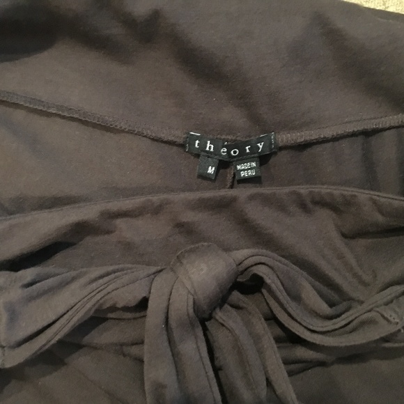 NWOT Theory Capris - Picture 3 of 3